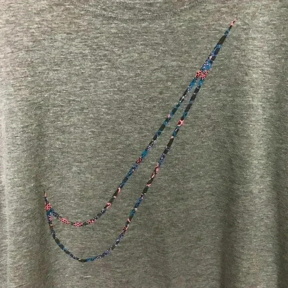 Nike Women Athletic Cut Gray L Multi-Color T-Shirt - Picture 3 of 5